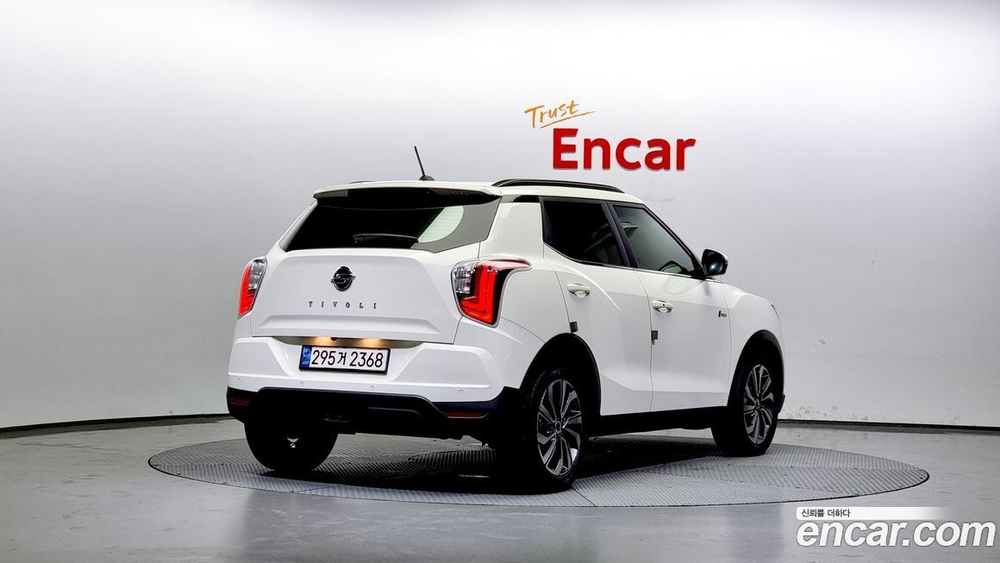 KG Mobility (Ssangyong) Very New Tivoli Бензин 1.5 2WD (11.2020)