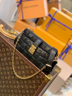 Louis Vuitton Pochette Troca