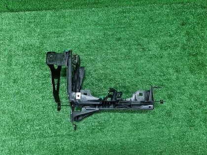 Кронштейн фары левый BMW 5er F10 F11 (2009-2017)