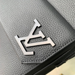 Сумка-слинг Louis Vuitton