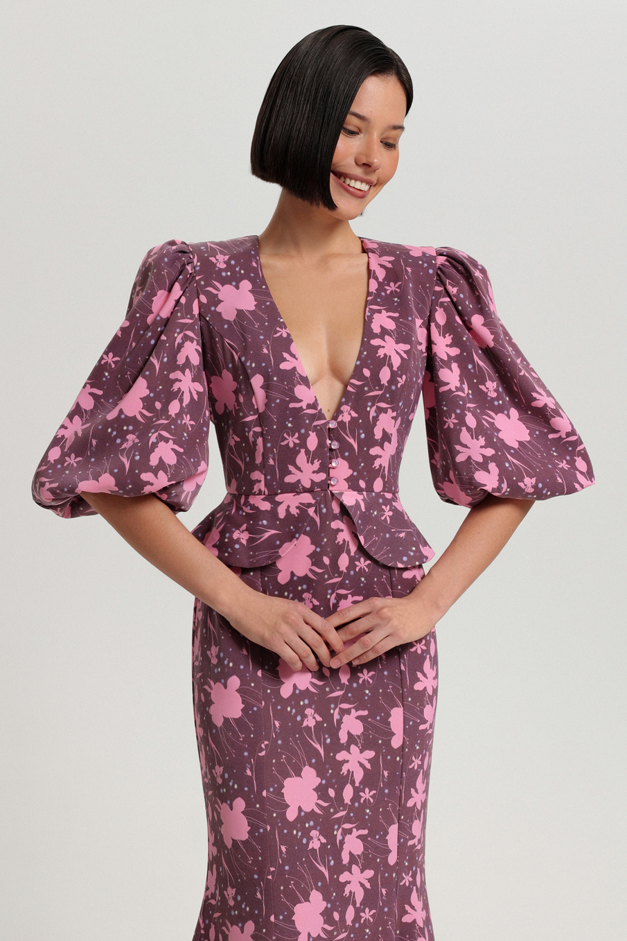 Платье в цветок с баской