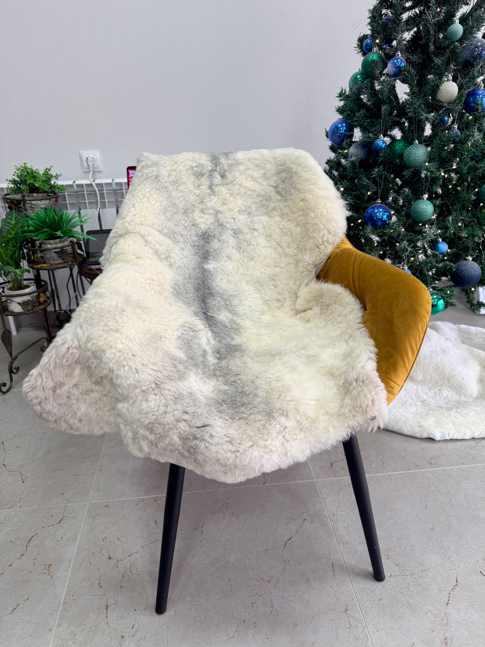 Шкура коврик меховой прикроватный овчина, 100х65 см.