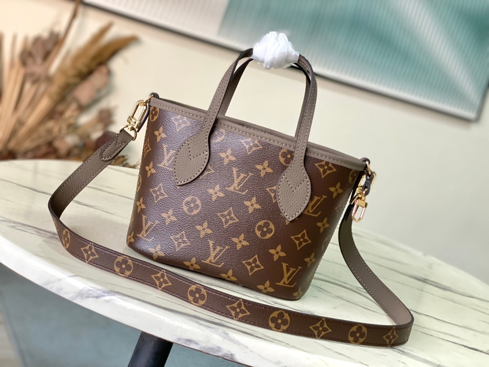 Louis Vuitton Neverfull Bandouliere Inside Out BB