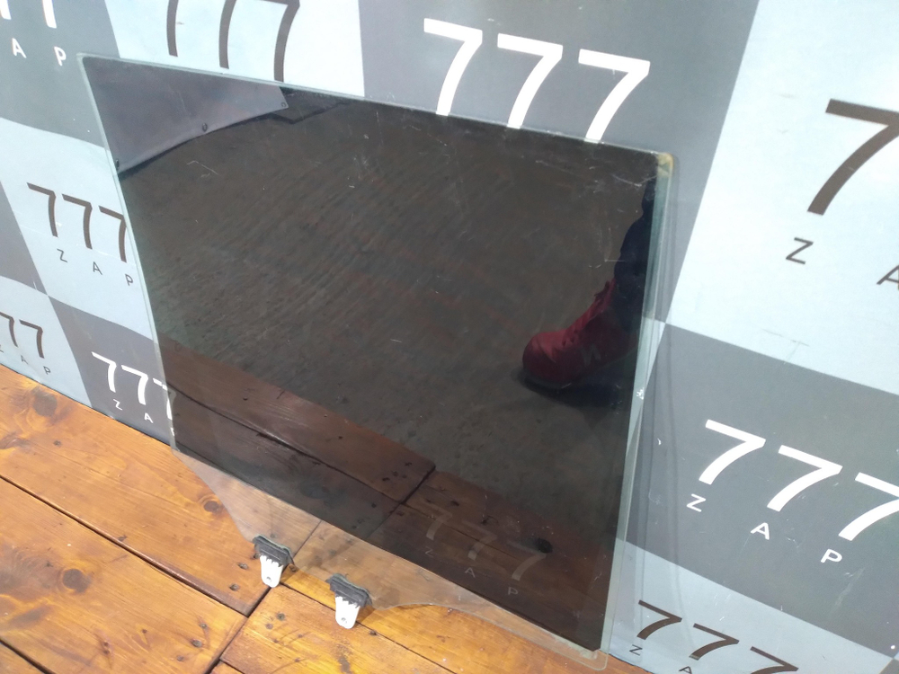 Стекло двери задней левой Suzuki Grand Vitara 2 (JT) 05-15 Б/У Оригинал 8450465J00