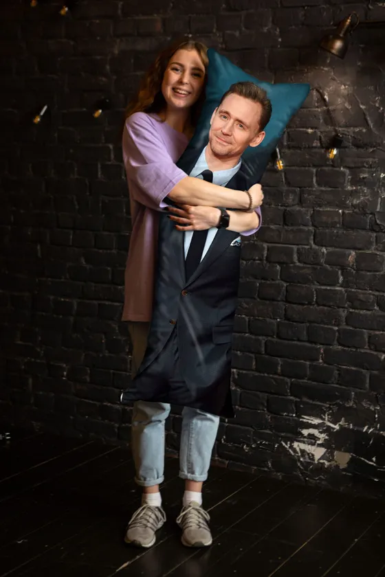 Дакимакура Том Хиддлстон №3