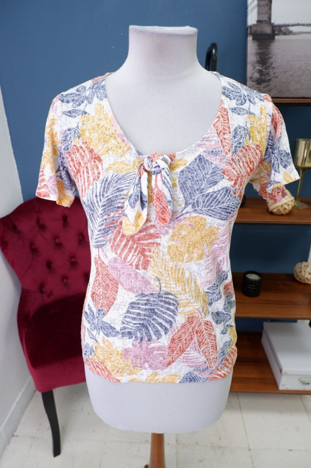 Футболка Essentials яркая 44 размер