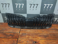 Решетка радиатора Skoda Octavia 3 (A7) 17-20 Б/У Оригинал 5E0853653C