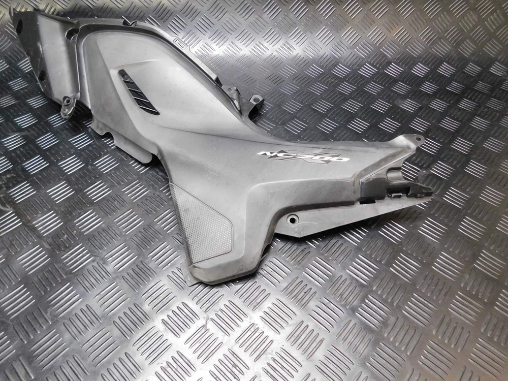 Пластик боковой левый Honda NC700XA LD RC63 кфл
