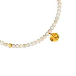 браслет из белого перламутра с тыквенной кистью