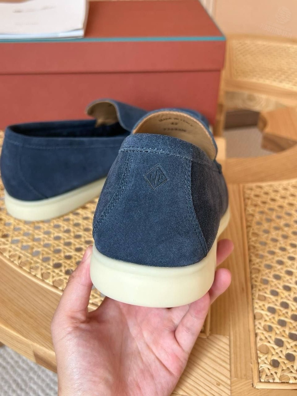 Лоферы Loro Piana Summer Walk с мехом