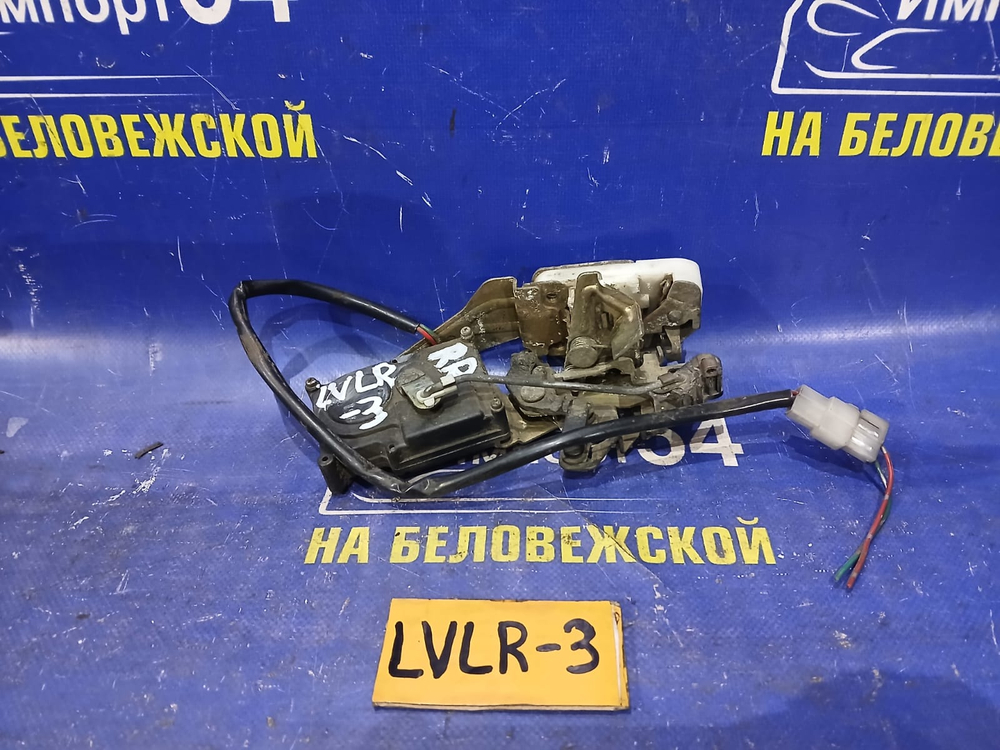 Замок двери задней правой MAZDA MPV 1997