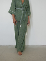 Блуза оверсайз в пижамном стиле в оливковом