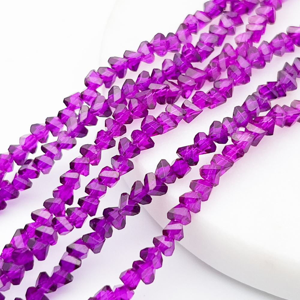 Бусина Треугольник, стекло, цвет фиолетовый, размер около 3*4 мм, цена за нить 38 см
