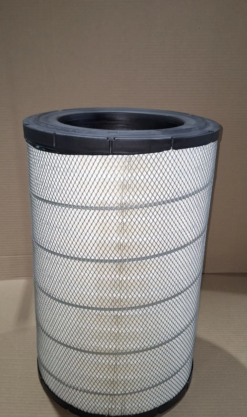 Воздушный фильтр 11110532 аналог Volvo. VF135571,