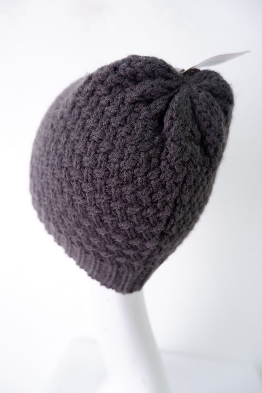 Шапка вязаная на 7-14 лет, новая