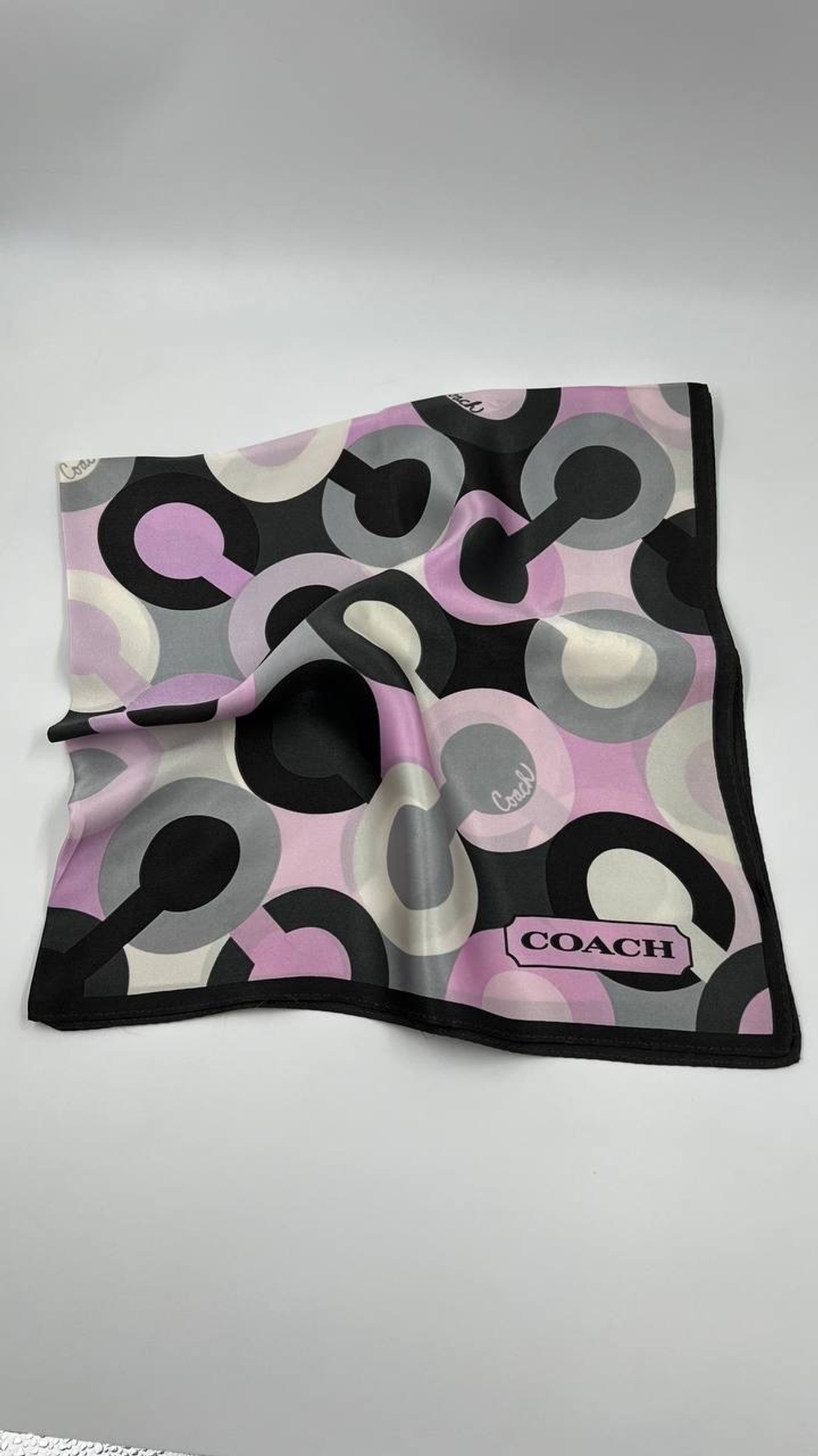Платок сиреневый с чёрным Coach