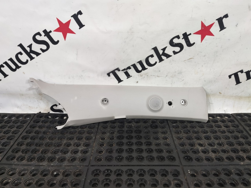 Накладка стойки салона правая 2023г