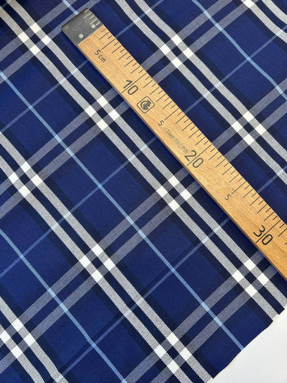 Курточно-плащевая ткань хлопковая Burberry синяя в клетку