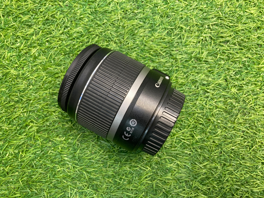 Canon EF-S 18-55mm 3.5-5.6 IS