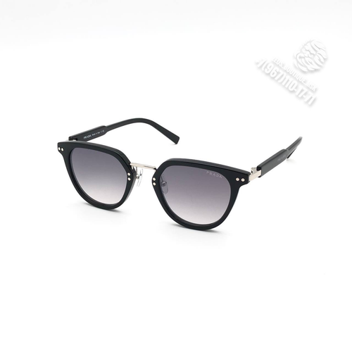 Солнечные очки Prada