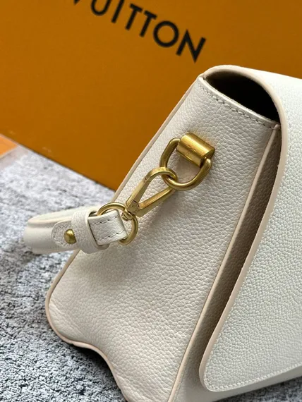 Сумка женская Louis Vuitton Soft Twist белый