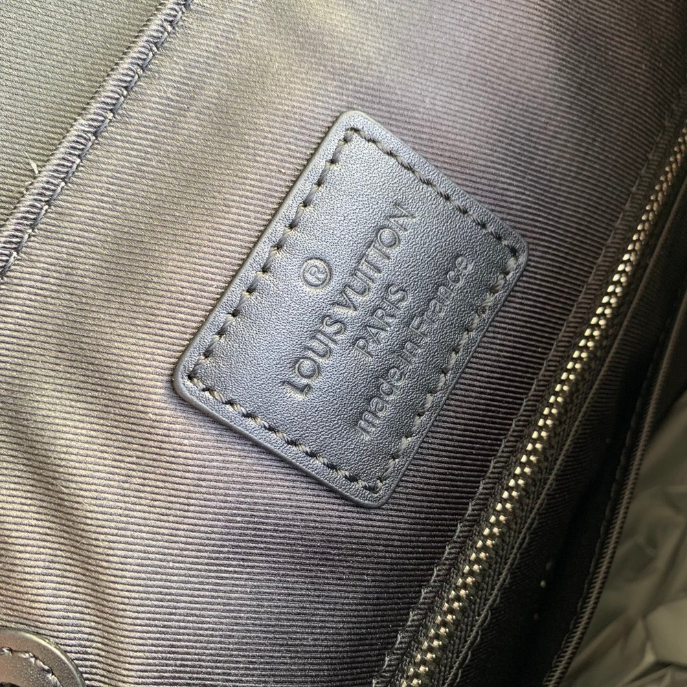 Louis Vuitton Christopher MM
