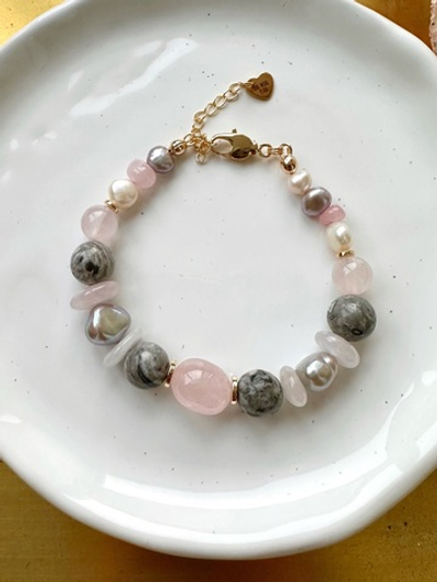 Браслет 3 стихии из стального жемчуга и камней