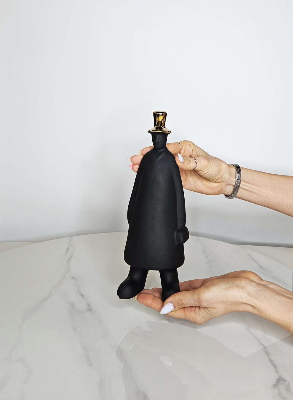 Фигурка Traveler gold