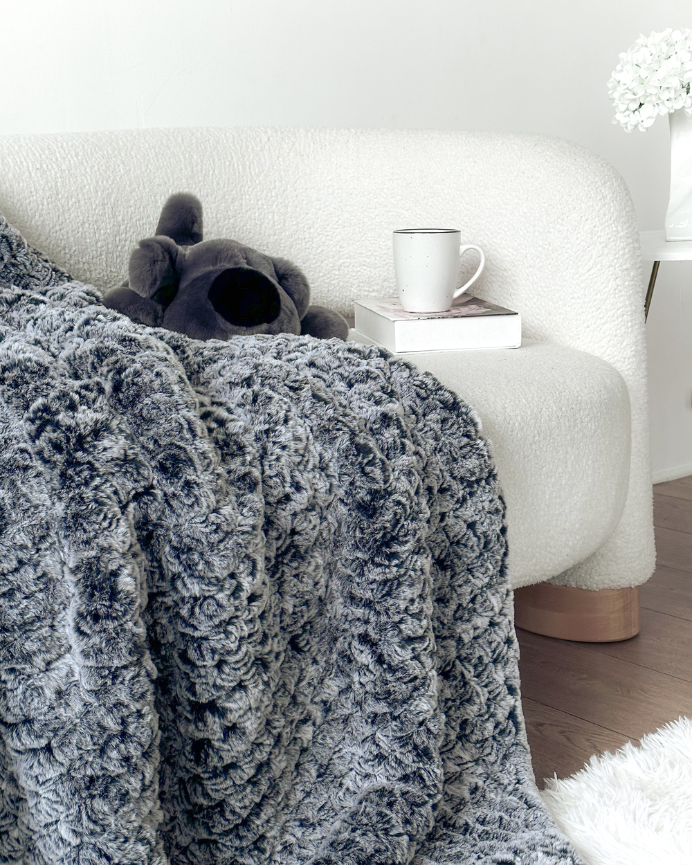 Вязаный плед из натурального меха рекс 240*220 см (серый сноутоп, окрас меха в два тона)