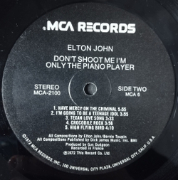 Винтажная виниловая пластинка LP Elton John Don't Shoot Me, I'm Only The Piano Player (USA 1973)