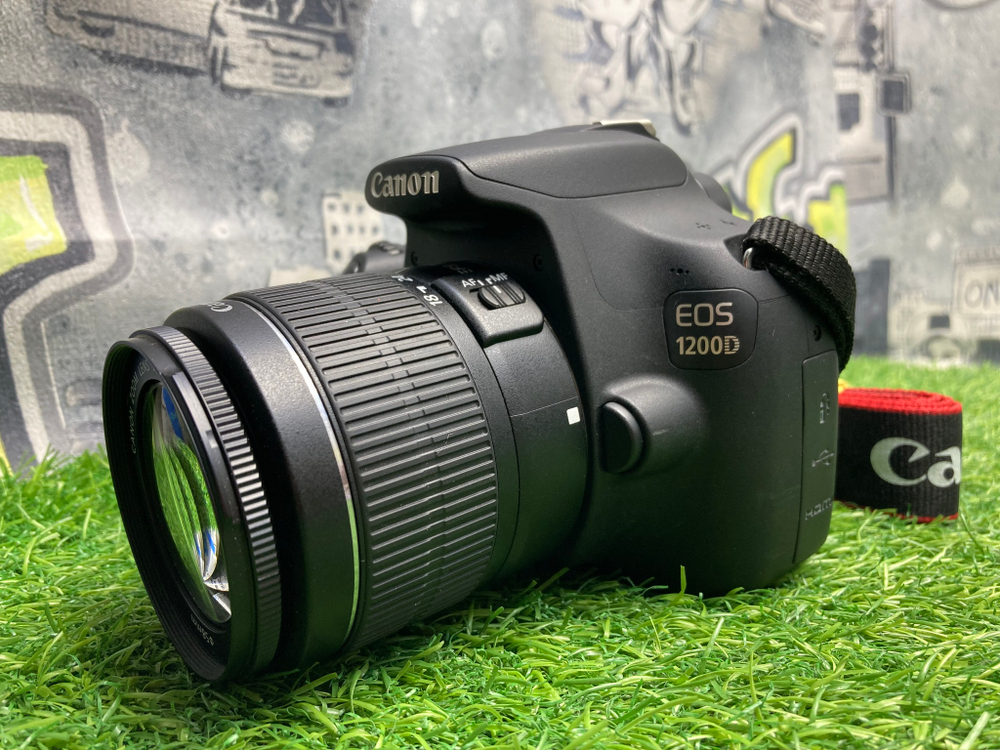 Canon 1200D Kit 18-55mm 3.5-5.6 III 2900 кадров