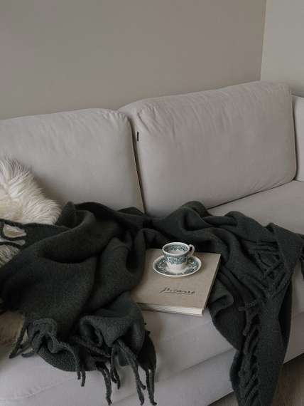 Плед мохеровый хвойно-зеленого цвета из коллекции essential, 130х180 см