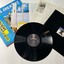 Винтажная виниловая пластинка LP Paul McCartney Wings Greatest Hits (Japan 1978) (Obi, Постер) Silly Love Songs
