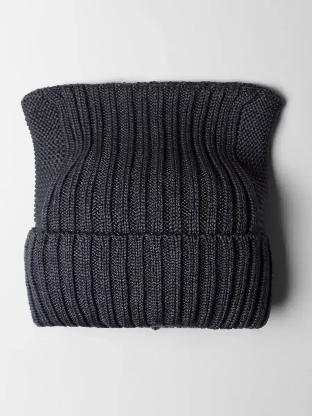 Шапка вязаная с ушками женская на осень