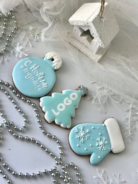 Набор пряников - варежка, шар, елочка. С логотипом.