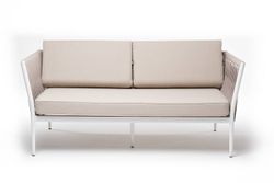 "Касабланка" диван 2-местный плетеный из роупа, каркас алюминий белый муар, роуп бежевый 20мм, ткань бежевая 15052