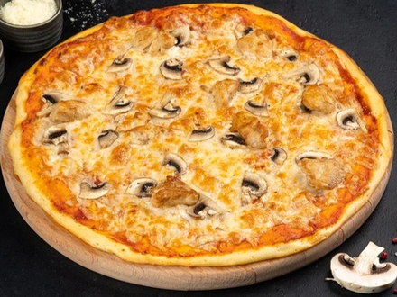 Пицца с курицей и грибами