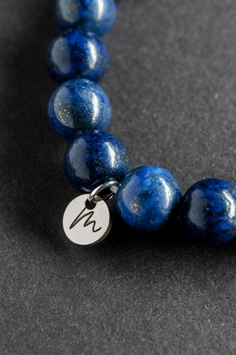 Браслет "Memo about Finance" из лазурита 10 мм с подвеской