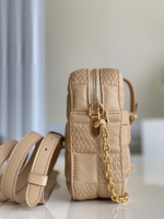 Louis Vuitton Troca MM