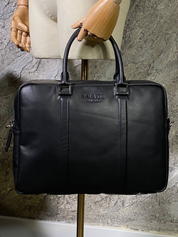 Портфель Prada