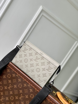 Louis Vuitton Gaston Wearable Wallet