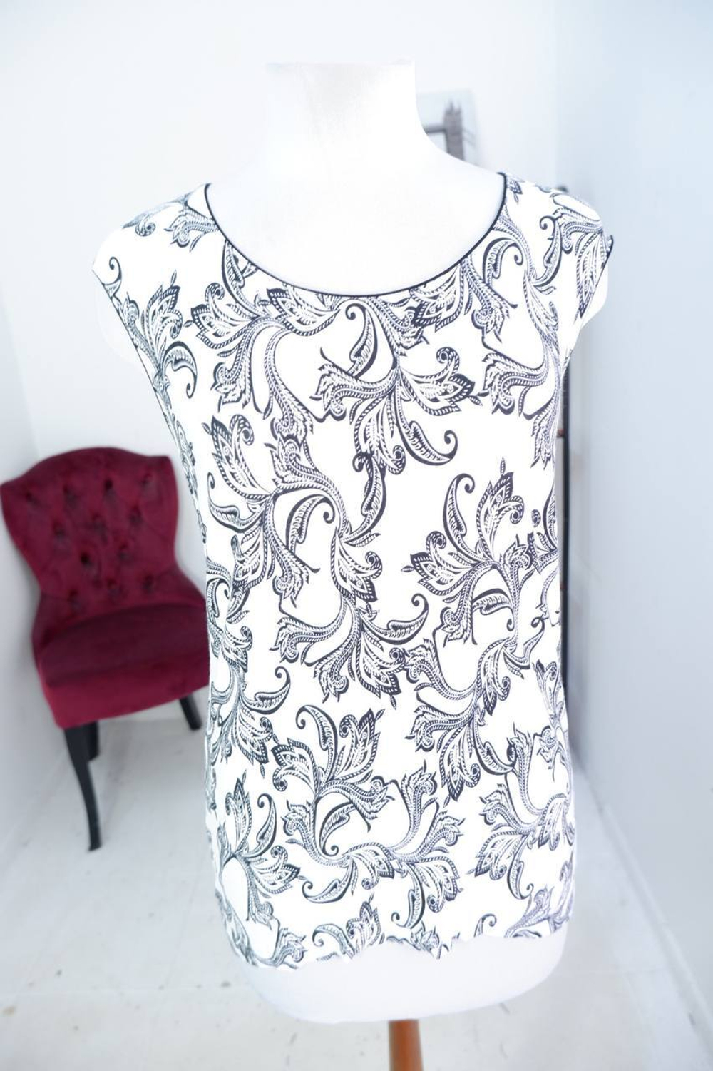 Футболка для летних образов, визуально 46/48 размер