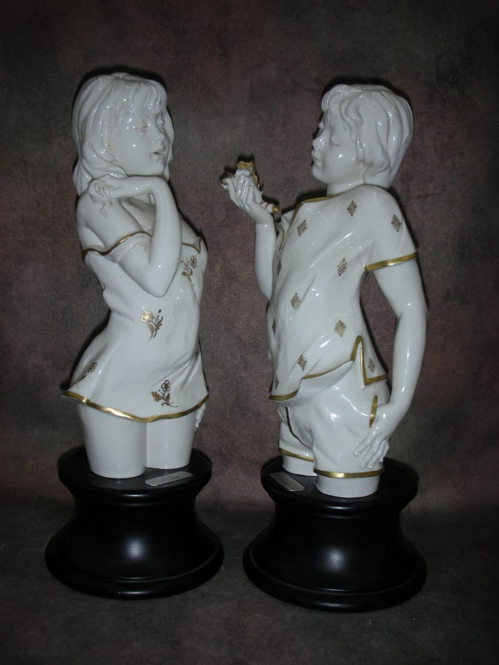 Статуэтка. Фарфор. Очарование. Capodimonte. Италия