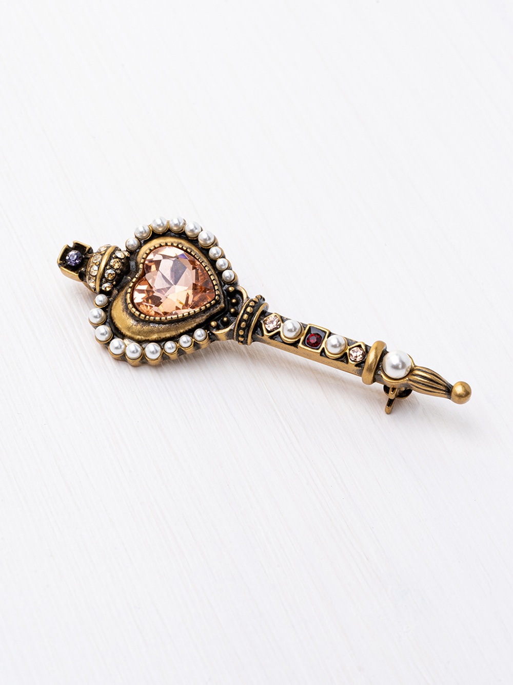 30052900 Брошь Roman de la Rose