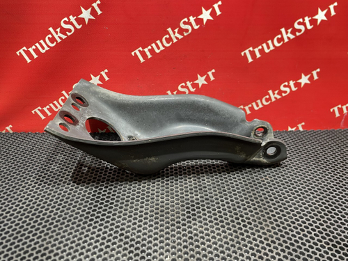 Кронштейн амортизатора переднего верхний