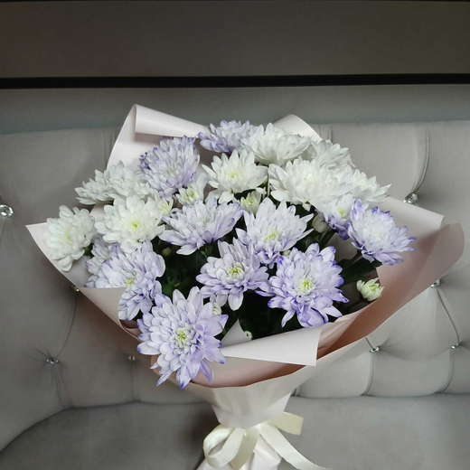 Букет из 5 хризантем