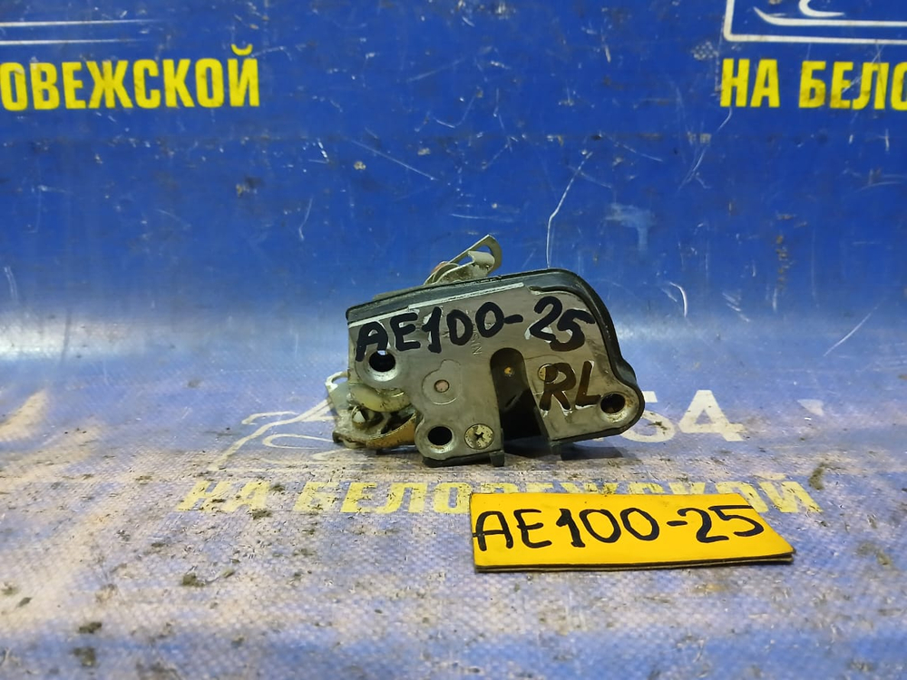 Замок двери задней левой TOYOTA SPRINTER 1991