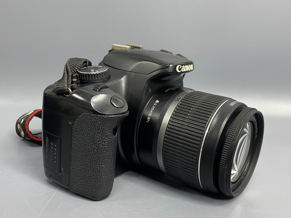 Canon 450D Kit 18-55mm IS 4000 кадров