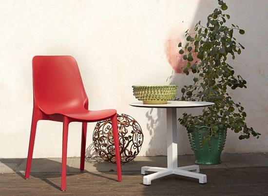 Стул пластиковый Ginevra Италия красный