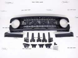 Решетка радиатора с логотипом "TANK"